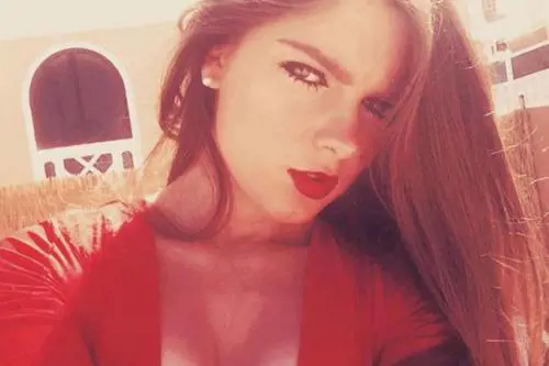 Emma Hulse: "Mi hanno cacciata dalla tv perché sono troppo bella"