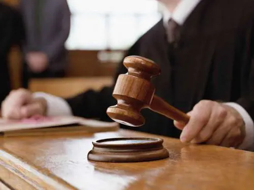 Licenziato, vince la causa ma l'azienda fallisce