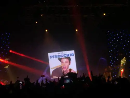 Fedez ridicolizzato sul palco da Marracash e Gue Pequeno