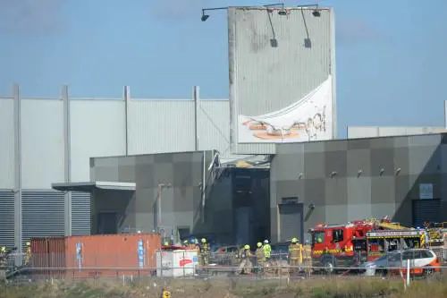 Aereo si schianta su un centro commerciale di Melbourne