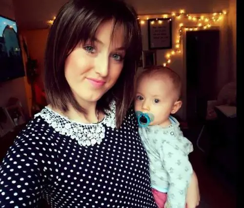 Il bambino rifiuta il latte: così la mamma scopre di avere un cancro al seno