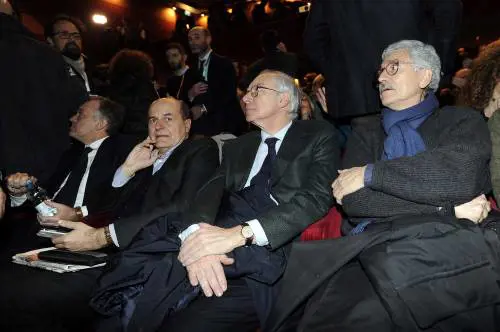 La sinistra si suicida anche da morta