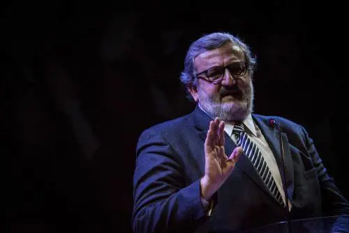 La sinistra tenta il M5s Ora Grillo è al bivio: senza 40% sarà inciucio