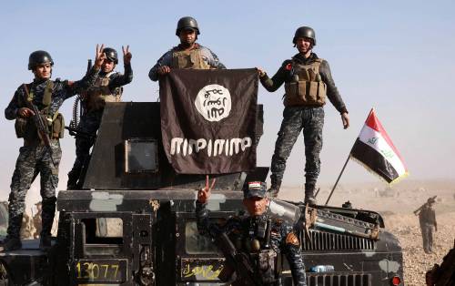 Mosul, forze irachene si riprendono l'aeroporto