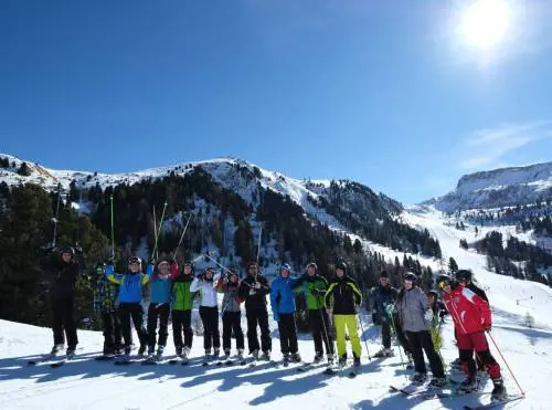Tomba con gli studenti di Amatrice sulle piste della Val di Fiemme