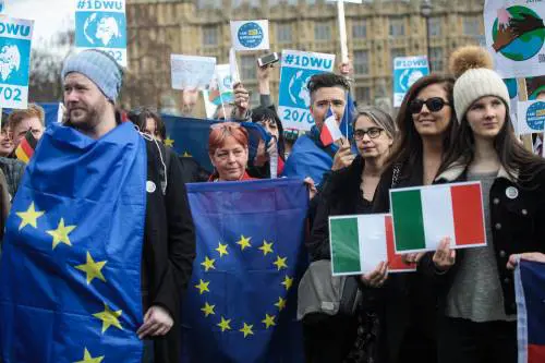 "Irlanda di nuovo unita". Ora si riapre il dibattito
