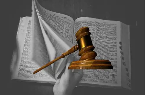 Da "clandestini" a "zingaro" le parole vietate per sentenza