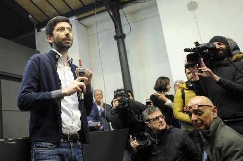 Speranza: "Gentiloni deve avere paura di Renzi, non di noi"