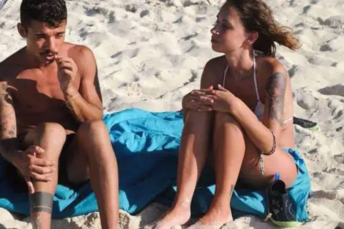 Isola dei Famosi, Malena contro Moreno: "Non mi abbracciare, non devi più insistere"
