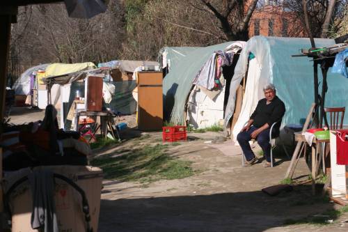 Il Tevere "inquinato" dai campi rom abusivi