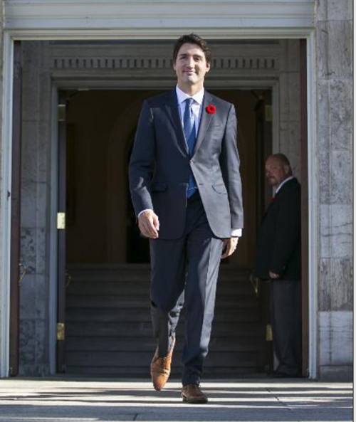 Justin Trudeau, spuntano le foto da giovane e i social impazziscono