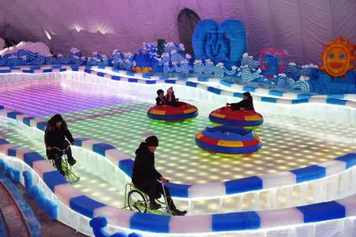 Cina, ecco il parco delle meraviglie ghiacciato