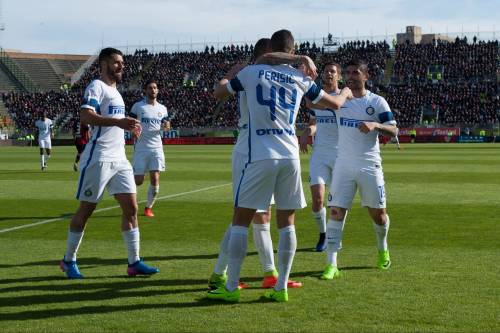 Inter, manita al Cagliari: nerazzurri a -6 dalla Champions League