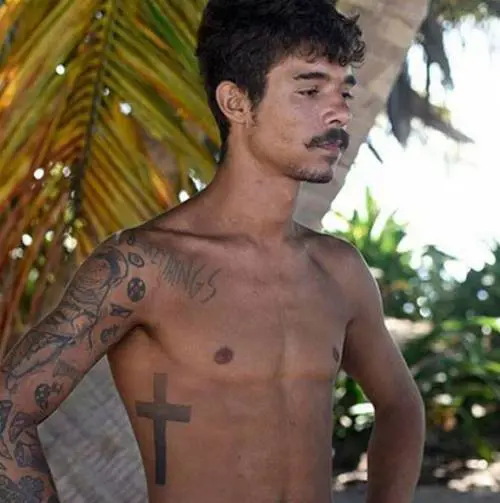Isola dei Famosi, Moreno ai naufraghi: "Parlate bene di me così non esco"
