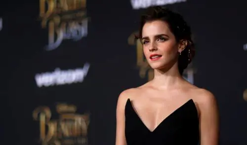 Emma Watson, sexy jumpsuit sul red carpet