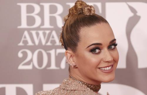 Katy Perry: denti sporchi sul red carpet