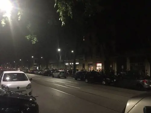 "Drive in" della droga nelle serate di via Teodosio