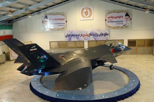 L'Iran annuncia i test di volo per il suo primo caccia stealth 