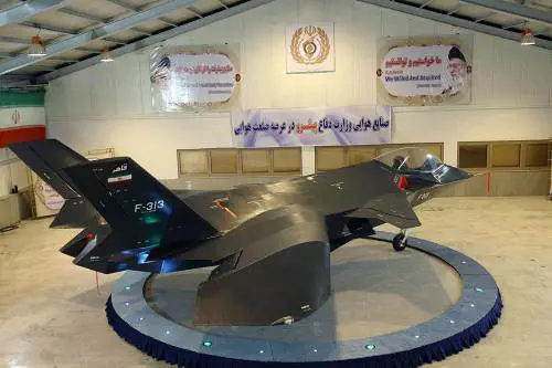 L'Iran annuncia i test di volo per il suo primo caccia stealth 