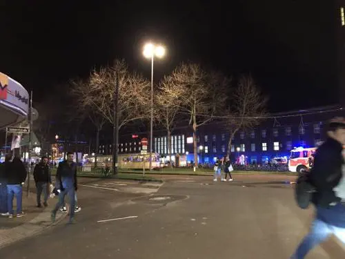 Germania, uomo con un ascia aggredisce passanti a Dusseldorf