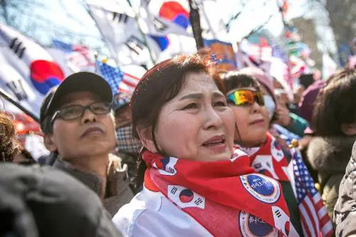 Corea del Sud, gli scontri dopo la destituzione della presidente
