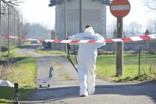 Il ristoratore che ha sparato:  "Io afferrato e poi trascinato"