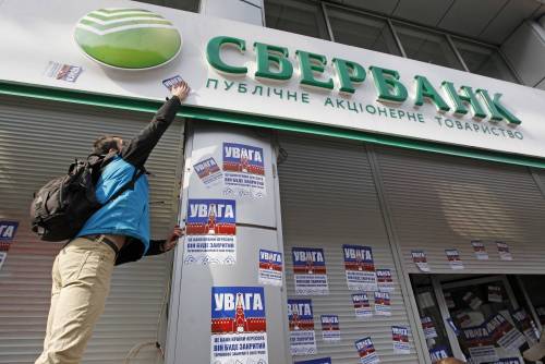 La nuova guerra dell'Ucraina: "Chiudiamo le banche russe"