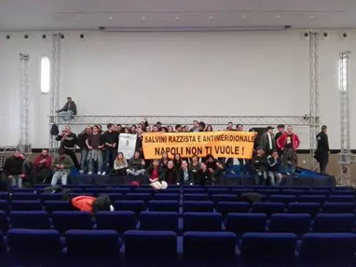 "Annullato il comizio di Salvini". Ma il prefetto conferma la manifestazione