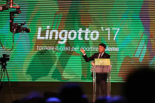 Torino, Renzi rilancia la sua candidatura a segretario Pd