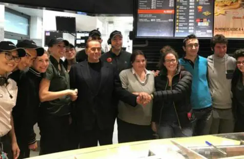 E "McSilvio" si diverte per il clamore della foto sui social