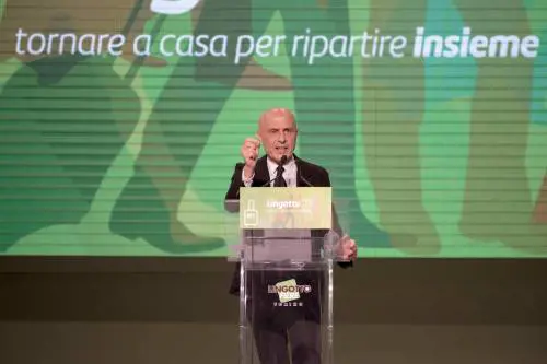 Anche il governo contesta de Magistris: "I violenti sono contro la nostra libertà"