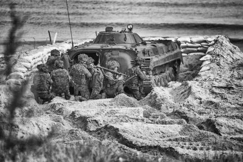 La manovra a tenaglia di Putin per uscire dall'accerchiamento Nato