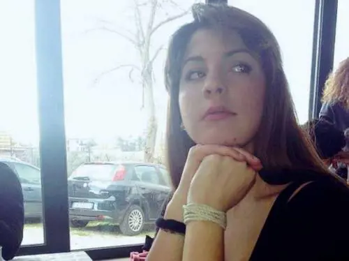 Teramo, suicida a 19 anni, sul telefono foto hot: chiesta l'archiviazione