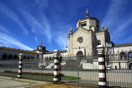 Legge funeraria bloccata e imprese in agitazione Regione: «Interveniamo»