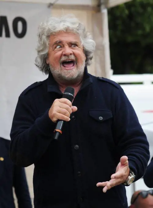 Grillo contro i Radicali: "Dove ci sono disgrazie li trovi"