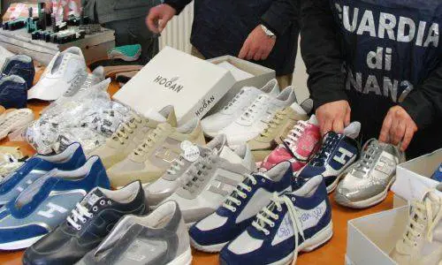 Scarpe made in Italy false, Assocalzaturifici rilancia l'allarme