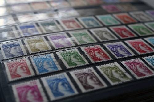 "Collezionare francobolli  ​ora è diventato un reato"