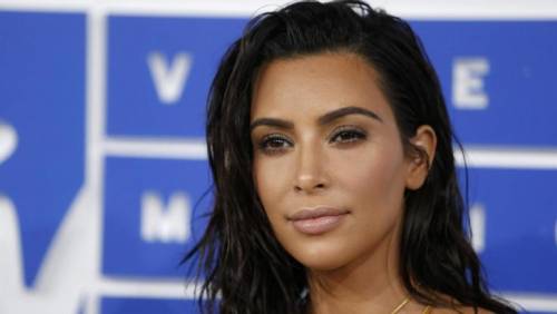 Il terrore di Kim Kardashian: "Durante la rapina a Parigi pensavo volessero uccidermi"