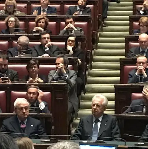Fini alla Camera per celebrare l'Ue. È protesta: "Ha la faccia di bronzo"