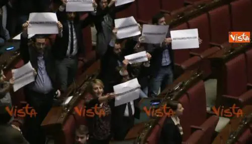 Vitalizi, baruffa in Aula. La mossa del Pd manda su tutte le furie il M5S