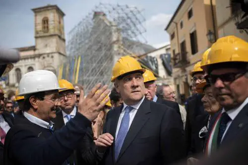 "Due miliardi per le zone terremotate"