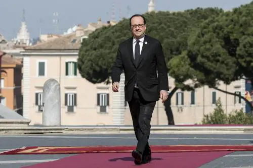 Tra vie deserte e negozi blindati la giornata della Capitale fantasma