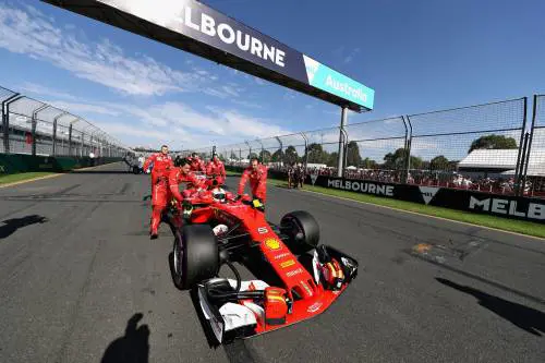 La Ferrari fa sognare i tifosi: la vittoria del mondiale diventa un obbligo