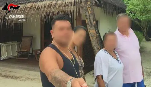 Alle Maldive con i soldi dei furti. "Facciamo 4mila euro al mese"