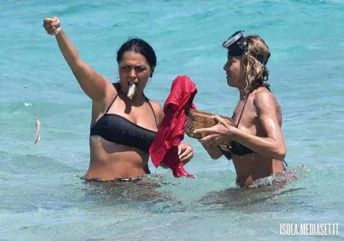 Isola 2017, i momenti hot dei naufraghi