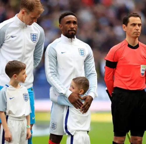 Bradley non gioca più Storia di una mascotte e del suo bomber-peluche