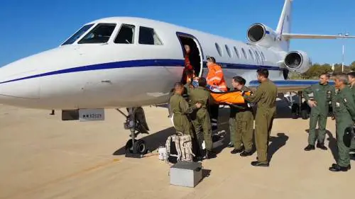 Gli "angeli del cielo" dell'Aeronautica che salvano i pazienti in fin di vita