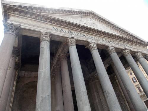 Lo chef Riccioli aggredito da due clochard al Pantheon