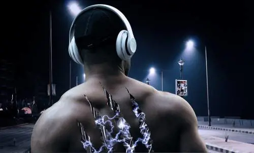 L'uomo bionico del futuro? Sarà super intelligente (con un chip nel cervello)