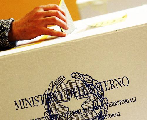 Urne ignote: un italiano su 2 non sa ancora per chi voterà